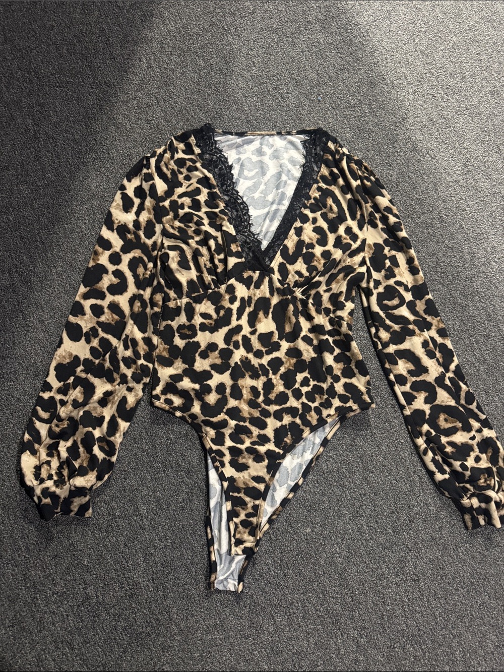 Leopard Print Lace-Trim Long Sleeve Bodysuit - Tan/Black size medium